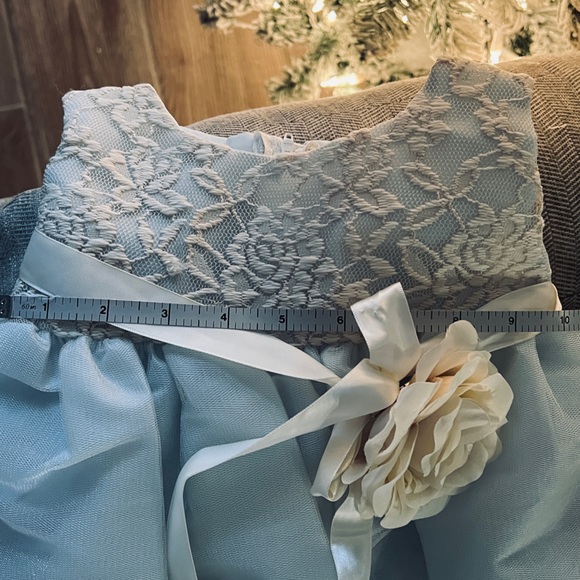 Antique lace and tulle baby dress flower sash - Picture 6 of 7